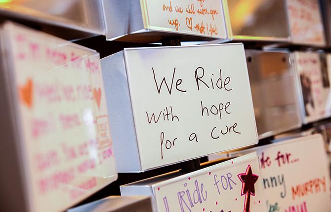 Tribute wall card